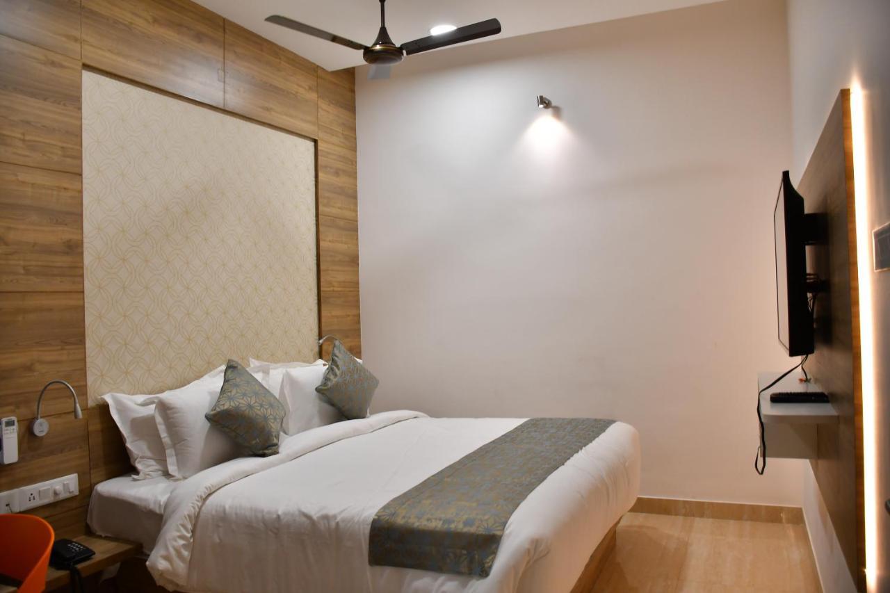Adhikrishna Arcade Otel Erode Dış mekan fotoğraf